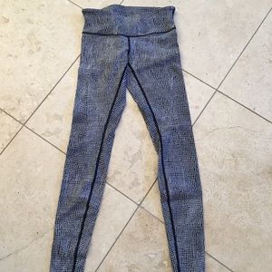 Lululemon Wunder Under leggings sz 6